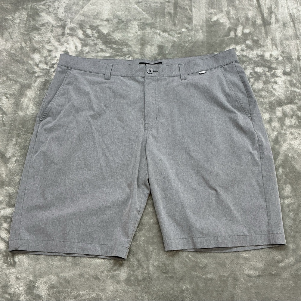 Travis Mathew Shorts Mens 40 Gray Golf Performance Stretch Chino Flat Front Tech